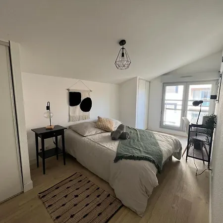 Apartament Beau T3 - Stationnement Prive