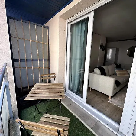 Beau T3 - Stationnement Prive 아파트